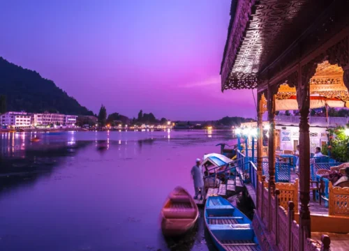 Houseboat Stay in Kashmir